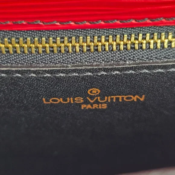 Louis Vuitton Vintage 1987 Red Epi Leather Saint Cloud Shoulder Bag - Picture 13 of 16